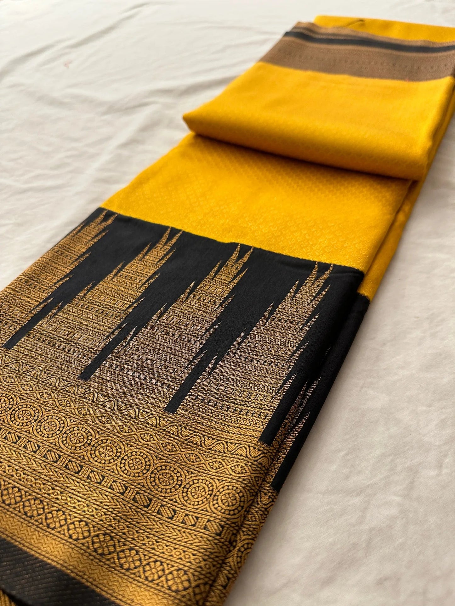 Banarasi soft silk saree - Indiakart Boutique