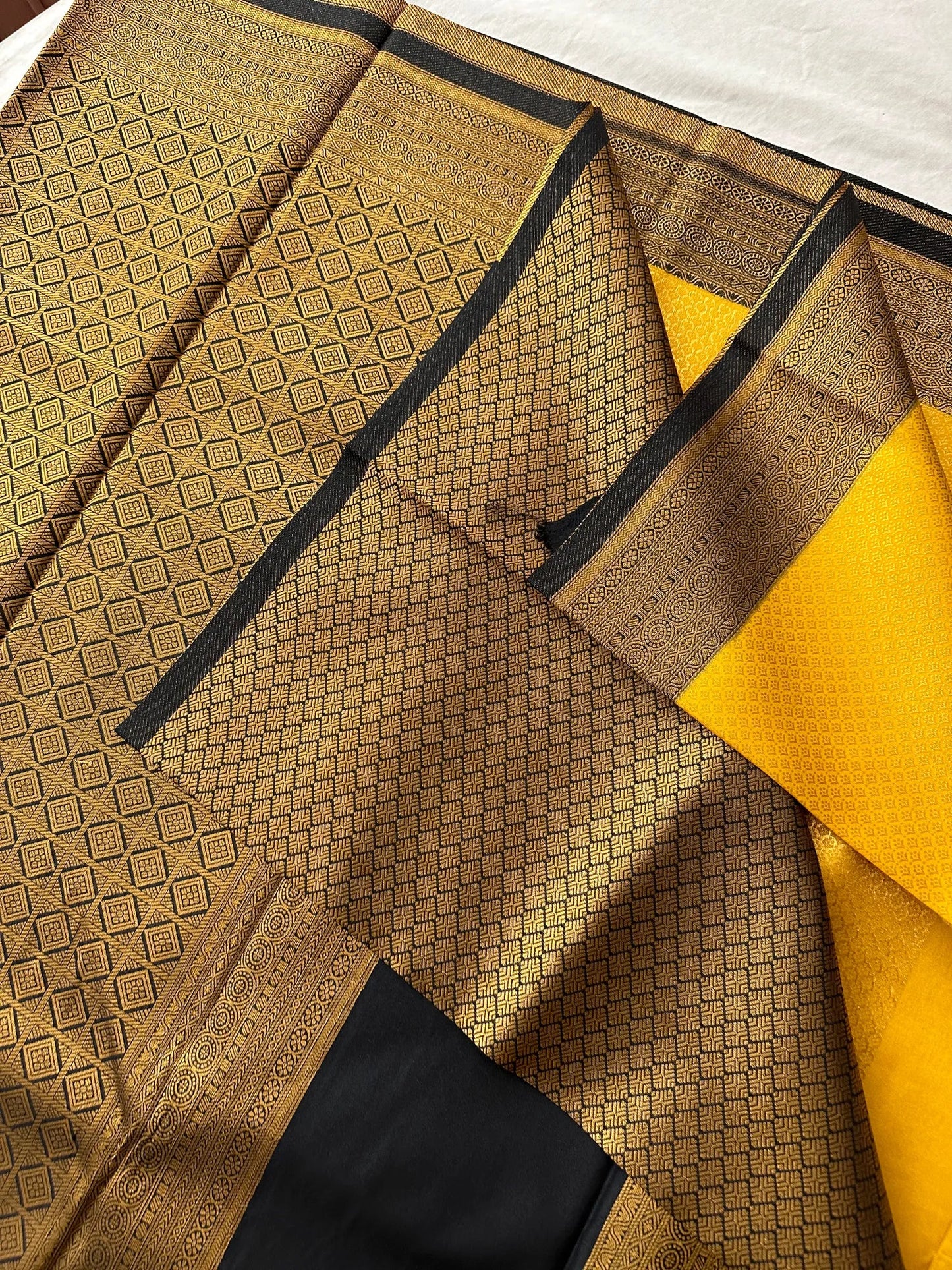 Banarasi soft silk saree - Indiakart Boutique